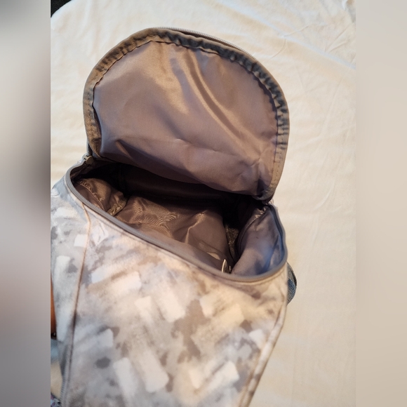 Gray and White Thirty One Sling Bag - Picture 3 of 9